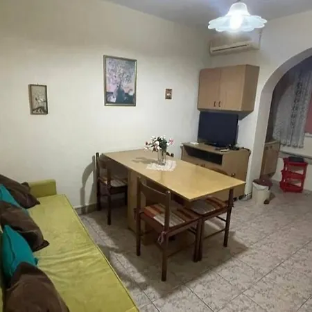 Apartment Cozy Flat In The Heart Of